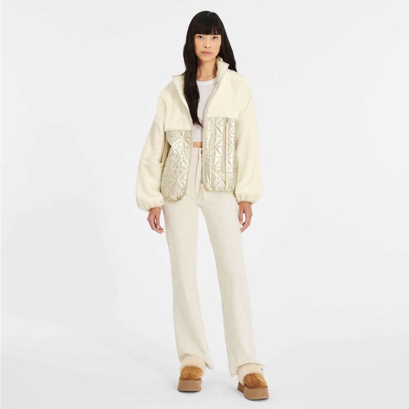 UGG Marlene Quilted Jacket 🔥
Metallic - Picture 4 of 16